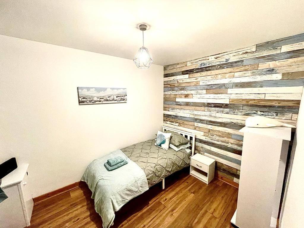 Harbour Loft! Newly Refurbished 3 Bed Flat! Apartment Burry Port Ngoại thất bức ảnh