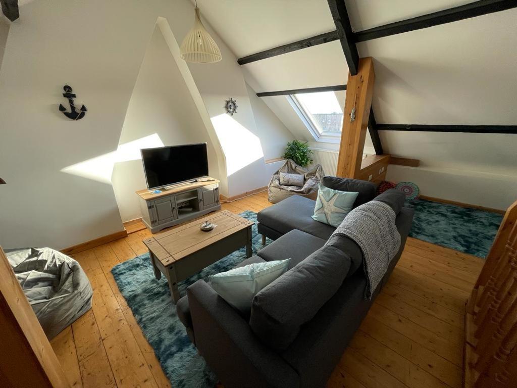Harbour Loft! Newly Refurbished 3 Bed Flat! Apartment Burry Port Ngoại thất bức ảnh